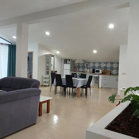 Casa Serra A Vista Al/140571 Pedreiras (Leiria)